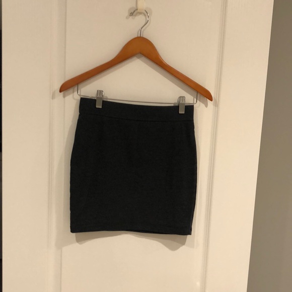 Dark Gray short Skirt Size - Picture 1 of 4